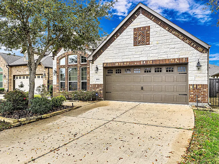 4906 Augusta Pointe Ct — Photo 2