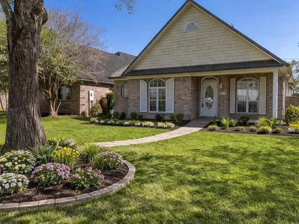 214 Hawthorne Cir, Fairhope, AL 36532