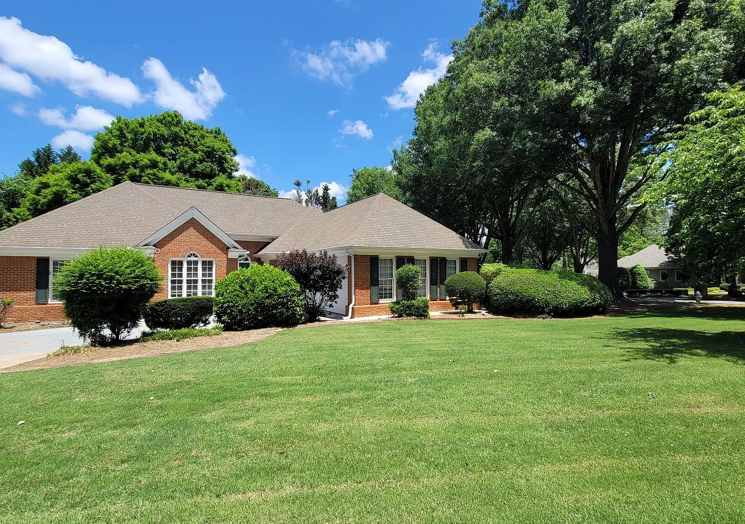 Four-Sided Brick Ranch in Johns Creek! — Photo 1