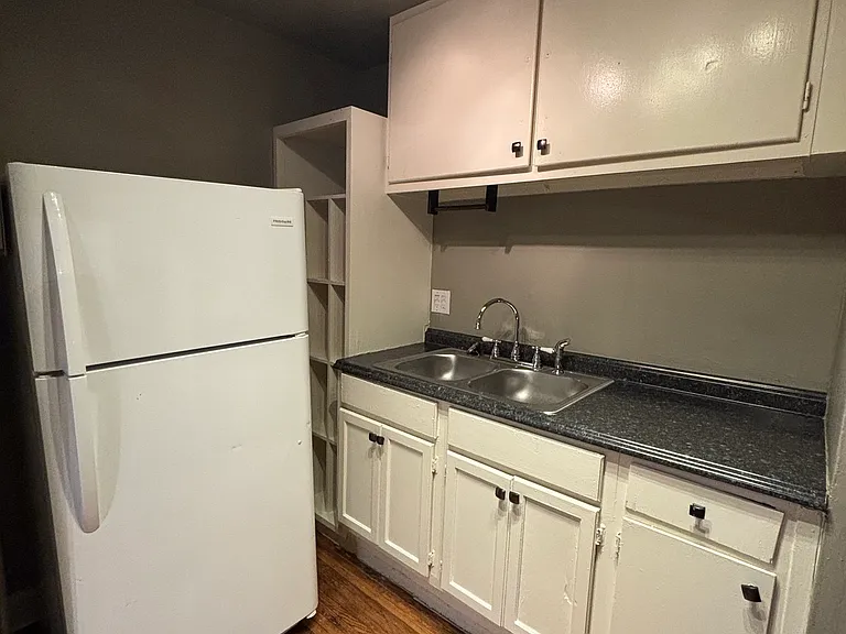 807 N Columbia Pl — Photo 8