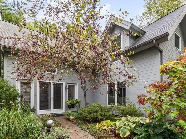 25 Tryon Farm Ln, Michigan City, IN 46360