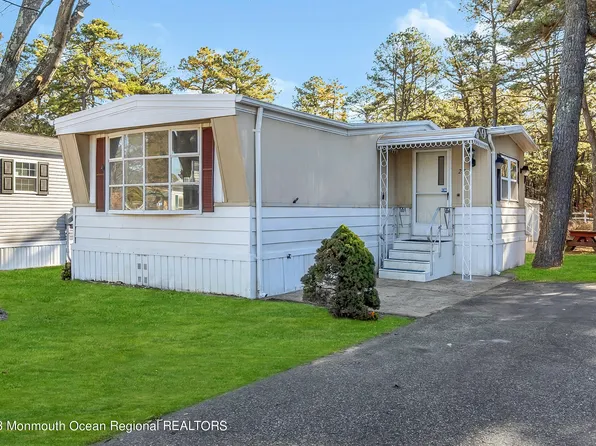 23 Raccoon Avenue, Whiting, NJ 08759