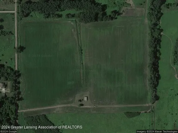 8570 N Royston Rd, Grand Ledge, MI 48837
