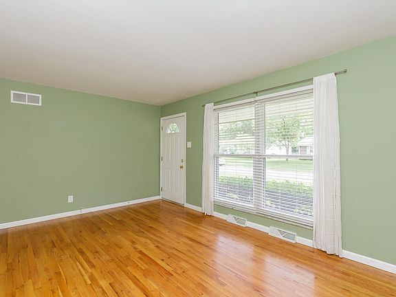 4th image of 12149 Trailways Dr