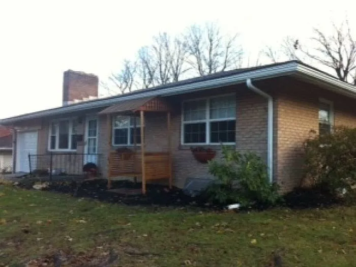 829 Yverdon Dr photo 1