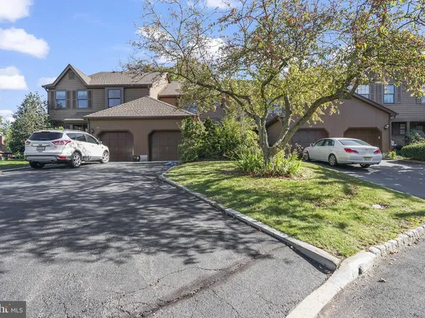 62 Danielle Ct, Lawrence Township, NJ 08648