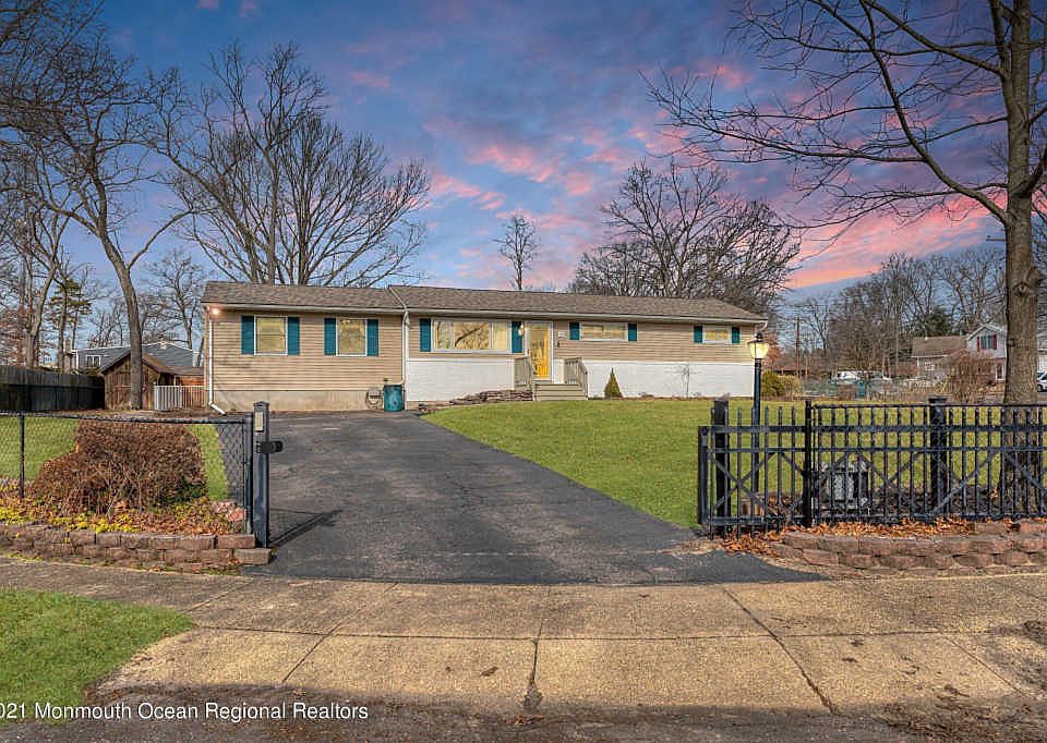 1st image of 25 Karen Ct