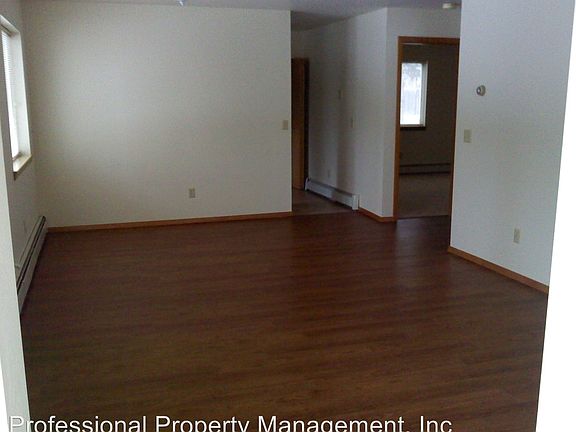 4th image of 2216 Greenough Dr W
