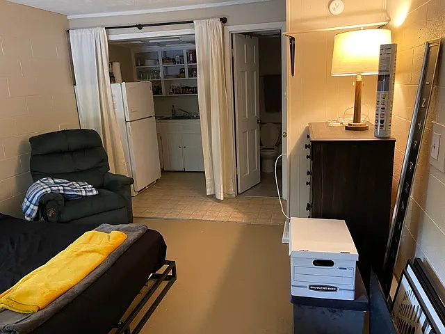 Studio, 200 sqft, $750 — Photo 3