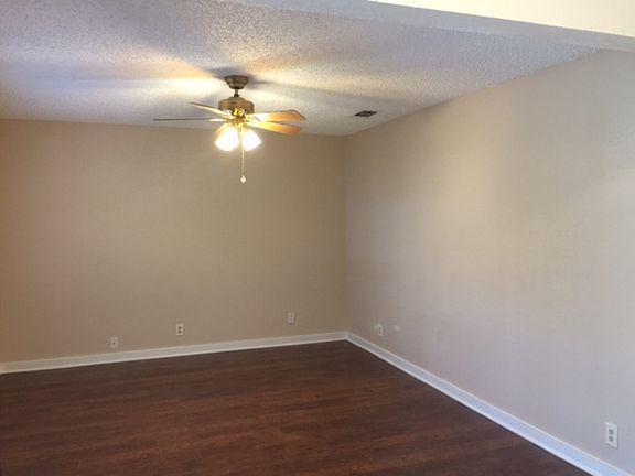 4th image of 2906 Rocky Oak
