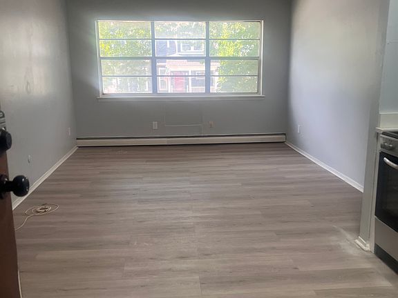 4th image of 76.2 E Park St #8