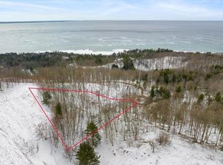 8310 Pine Ridge Dr, Harbor Springs, MI 49740