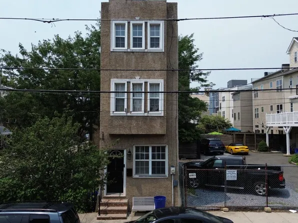 1214 S 4th St, Philadelphia, PA 19147