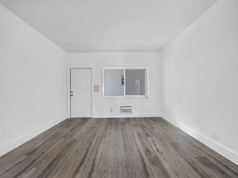6844 Abbott Ave — Photo 32