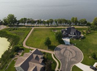 850 Beach Rd, Waconia, MN 55387
