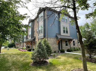 601 Broadway St, Libertyville, IL 60048
