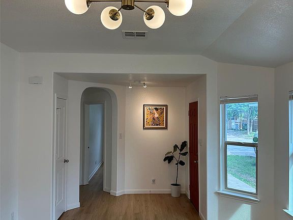5th image of 14302 Cummins Way