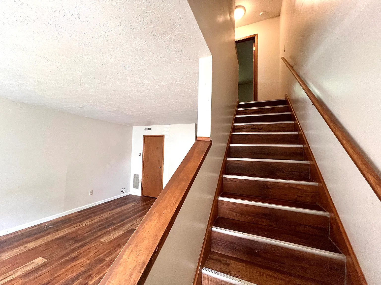 2 bed, 1.5 bath, 960 sqft, $1,200 — Photo 3