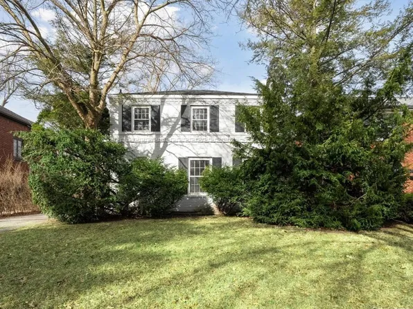 26085 Humber St, Huntington Woods, MI 48070