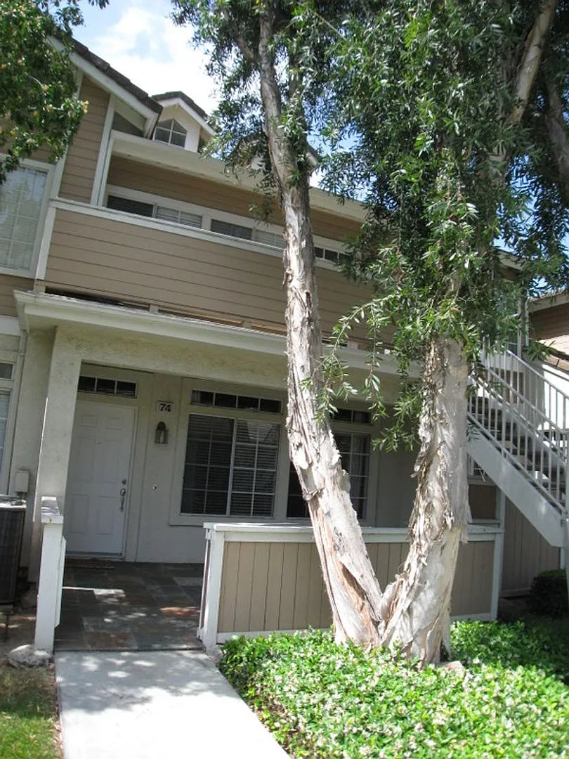 Excellent downstairs 1 Bedroom, 1 Bath condo in The Glens — Photo 2