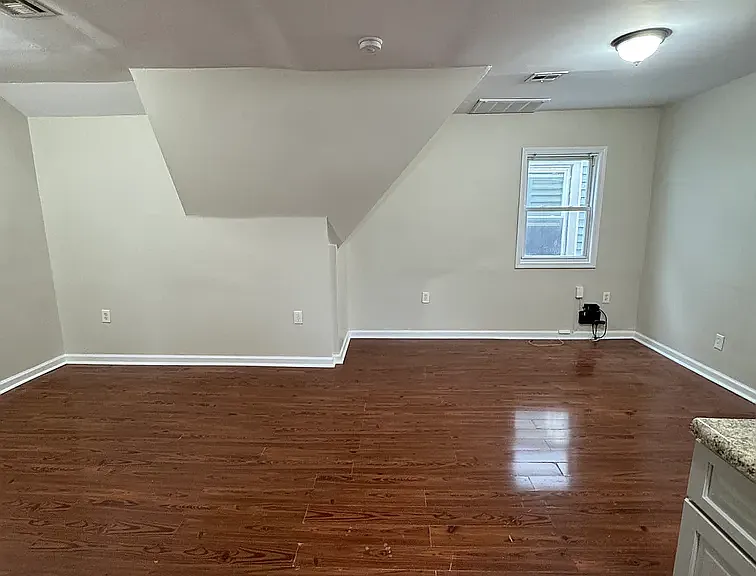 195 N 11th St #3B — Photo 7