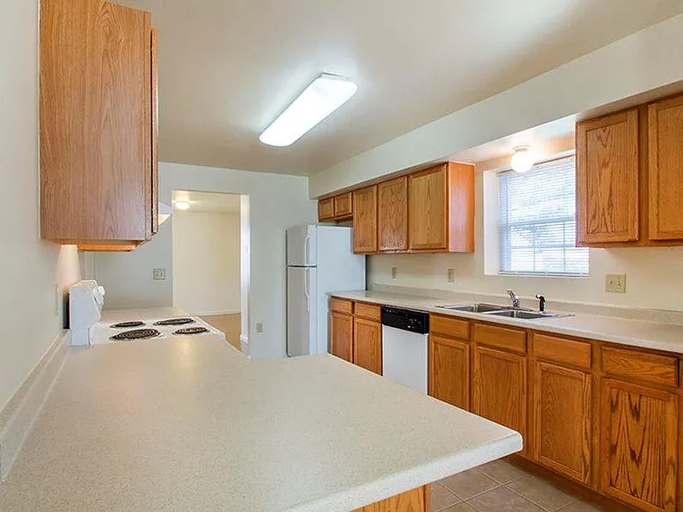 82 Mitchel Ave — Photo 5