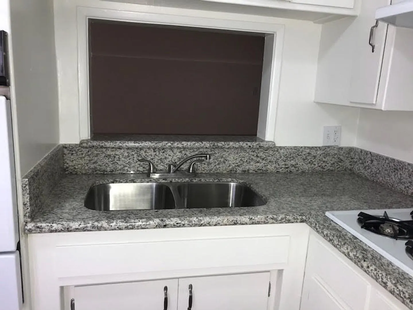 Hollywood Villa Apts. — Photo 2
