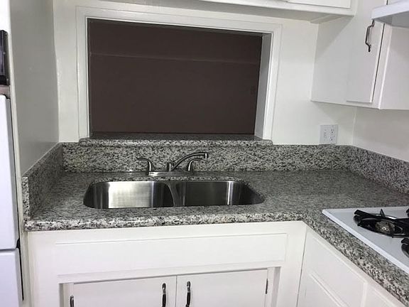 2nd image of 7067 Hawthorn Ave APT 19