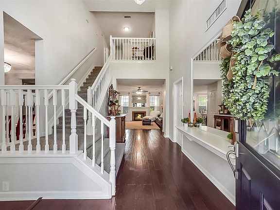 3rd image of 6702 Springcrest Dr