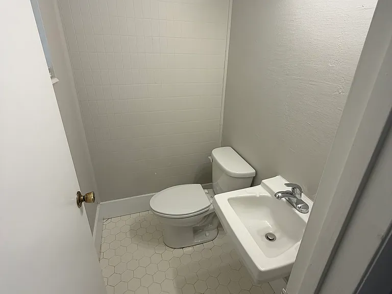 1723 SW Packard St — Photo 11
