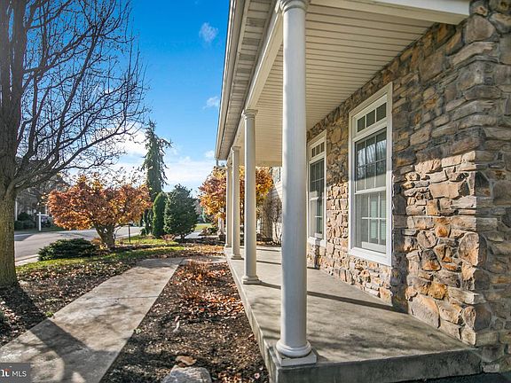 3rd image of 13037 Hawkins Cir #38