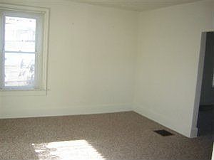 4th image of 238 E Larwill St Unit 1/2