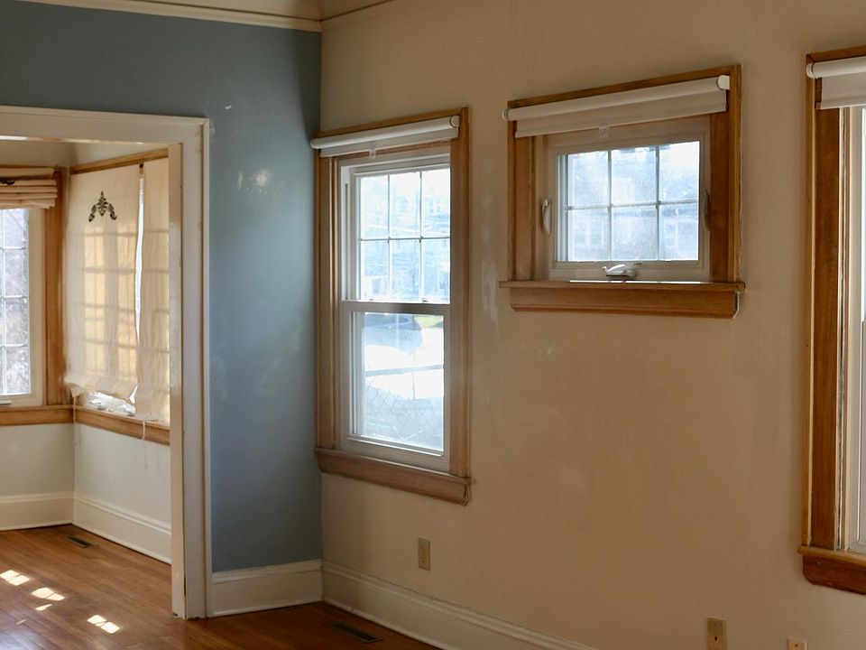 Living/Dining/Sunroom open floor plan.