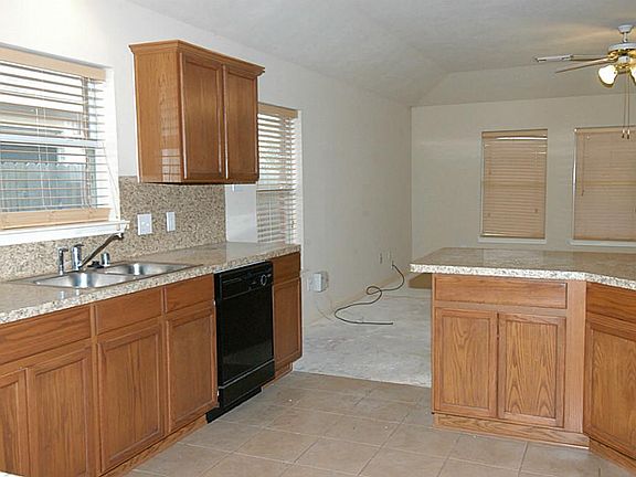 LOTS OF COUNTERTOP IN THIS KITCHEN!
