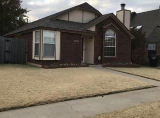 2136 Westmore Dr, Moore, OK 73170