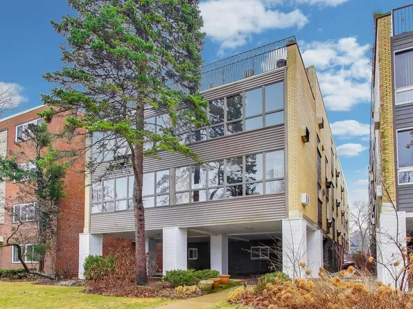 2726 Central St APT 3A, Evanston, IL 60201