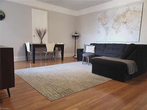 5th image of 828 N Elm St APT D3
