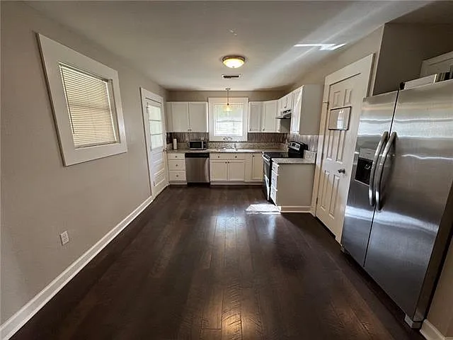 1308 Hudson St — Photo 3