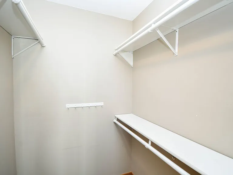 1420 E Redwood Blvd — Photo 23