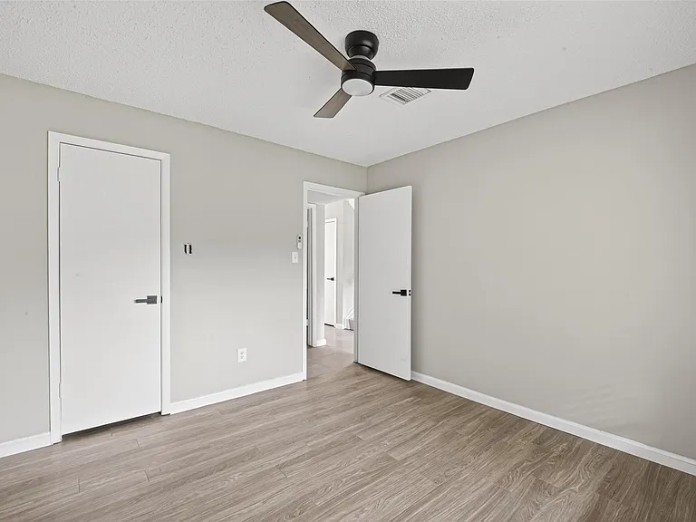 2340 Woodland Park Dr #113 — Photo 27