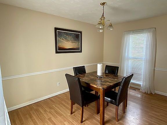 4th image of 815 Brownsboro Pl
