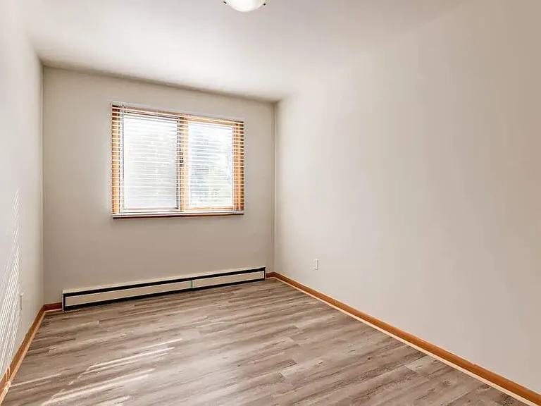 549 Belfast St SE #5 — Photo 20