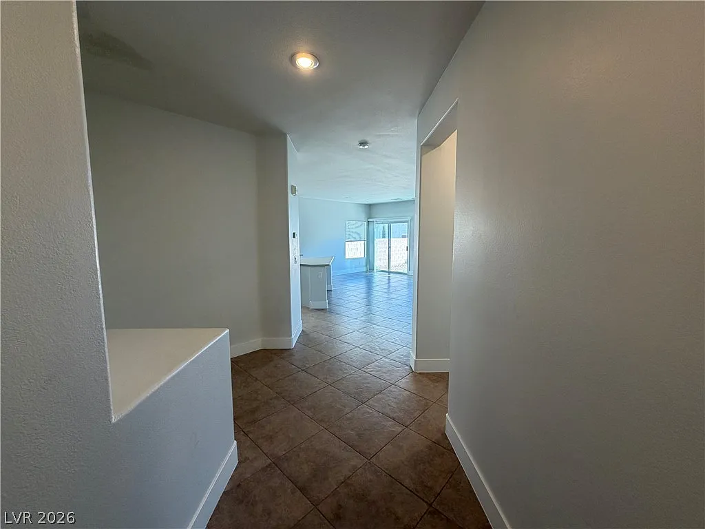 3 bed, 2.0 bath, 1487 sqft, $1,950 — Photo 4