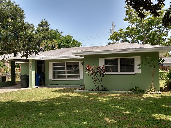 3rd image of 2432 Mineola Dr S