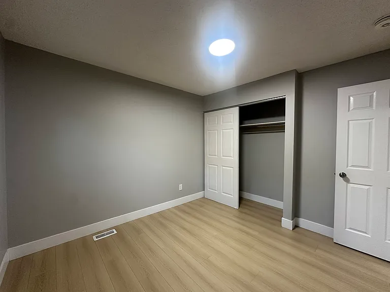 920 Southgate Dr — Photo 16