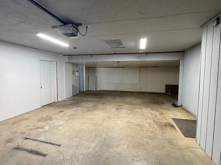 555 Hamlin Dr — Photo 14