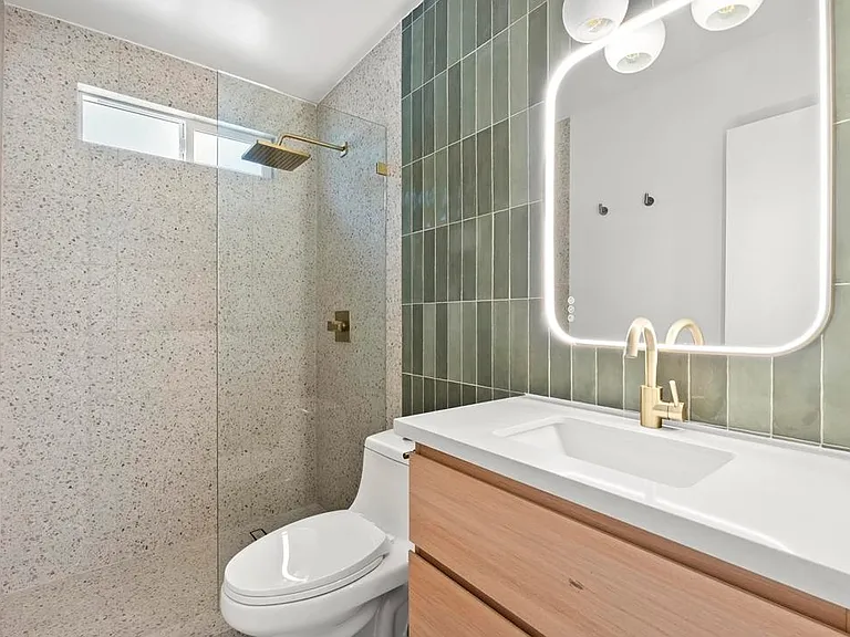 739 N Sweetzer Ave #6 — Photo 17