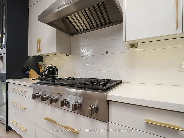 68 Addison St #2-& — Photo 14