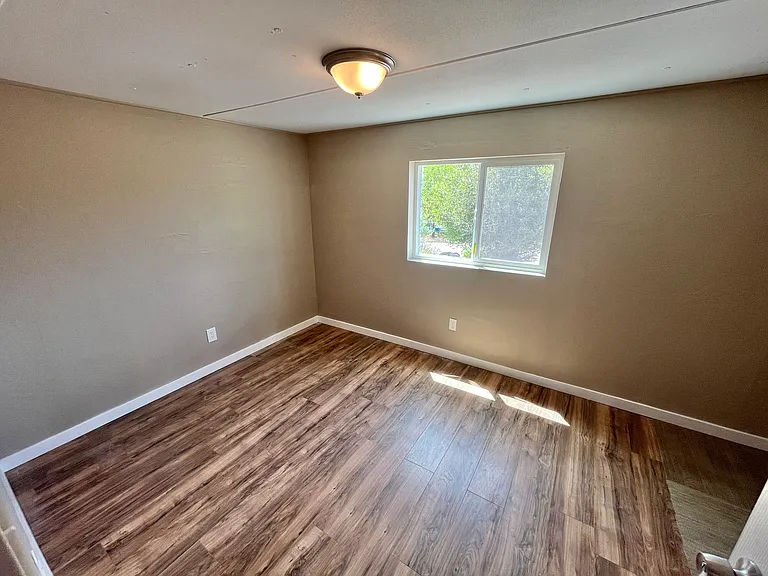 408 NW 8th St #5 — Photo 9