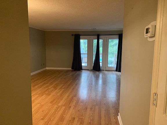 2nd image of 3 Somersett Dr
